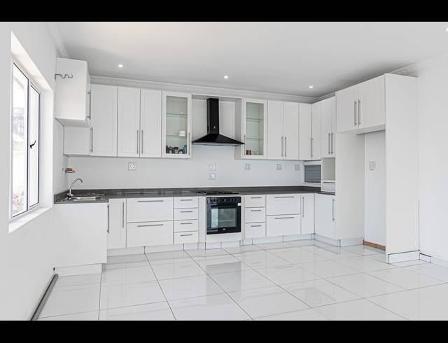 7 BEDROOM HOUSE FOR SALE IN BLUFF